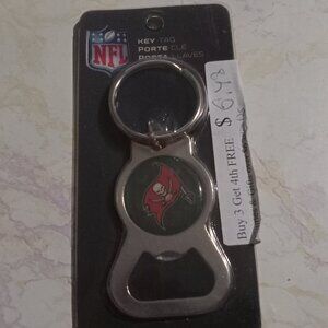 NEW NEW TAMPA BAY BUCCANEERS NFL Bottle Opener Keychain